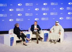 هل تتغلب التكنولوجيا على الإنسان في سباق تصميم مستقبل المجتمعات والأنظمة والصحة؟